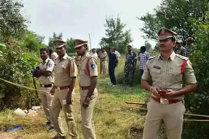 വാതുവയ്പ് നടത്തിയത് ചോദ്യം ചെയ്തു; ഭക്ഷണത്തില് വിഷം കലര്ത്തി അമ്മയേയും സഹോദരിയേയും കൊലപ്പെടുത്തി യുവാവ്