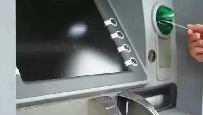 Robbery | 14 ലക്ഷം രൂപ നിറച്ച എടിഎം ഗ്യാസ് കടര് ഉപയോഗിച്ച് മോഷ്ടാക്കള് 'പിഴുതെടുത്ത്' കൊണ്ടുപോയി