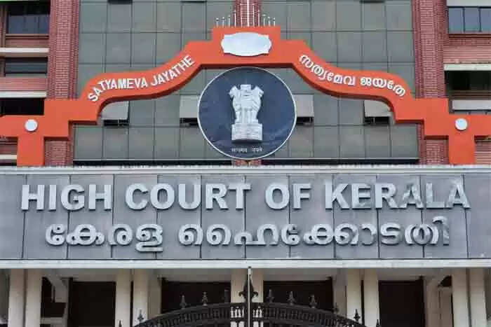 മെയ് 1 മുതല് 4ദിവസം കൂടിച്ചേരലുകള് പാടില്ല; തെരഞ്ഞെടുപ്പ് വിജയാഘോഷ പ്രകടനങ്ങളോ ഒത്തുചേരലുകളോ അനുവദിക്കില്ല; ഉത്തരവ് ലംഘിക്കുന്നവര്ക്കെതിരെ കര്ശന നടപടിയെന്നും ഹൈകോടതി