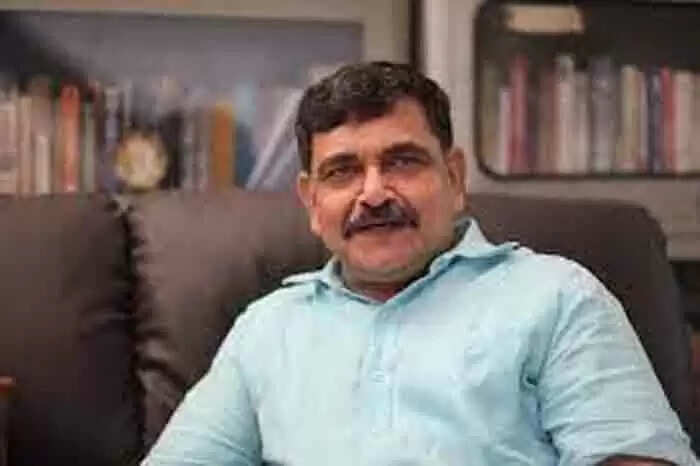 എല്ലാവരും പ്രതികരിക്കുന്നുണ്ടല്ലോ, ഒന്നിനെക്കുറിച്ചും തല്ക്കാലം പ്രതികരിക്കേണ്ടെന്നു വിചാരിച്ചിരിക്കുകയാണ്; ആകെയുണ്ടായിരുന്ന നേമത്തെ അകൗണ്ടും പൂട്ടി ബി ജെ പി കേരളത്തില് 'സംപൂജ്യരായതില്' പ്രതികരണത്തിനില്ലെന്ന് ആര് ബാലശങ്കര്