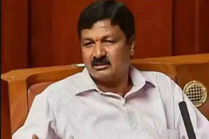 ലൈംഗികാരോപണം; ബി ജെ പി നേതാവും കര്ണാടക മന്ത്രിയുമായ രമേഷ് ജര്കിഹോളി രാജിവെച്ചു