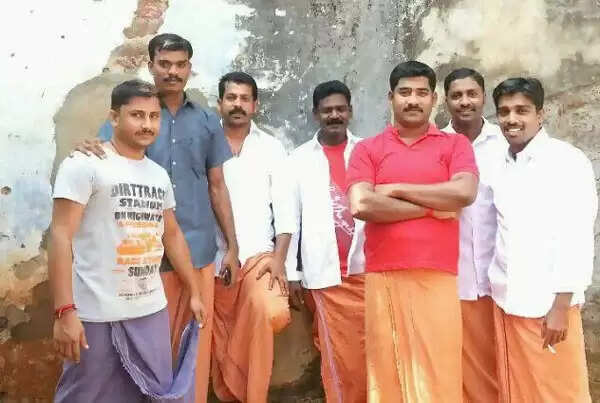 ടി.പി. കൊലക്കേസ് പ്രതികള് ഫേസ് ബുക്കിലും ഹിറ്റ്; അന്വേഷണത്തിന് ഉത്തരവിട്ടതായി തിരുവഞ്ചൂര്