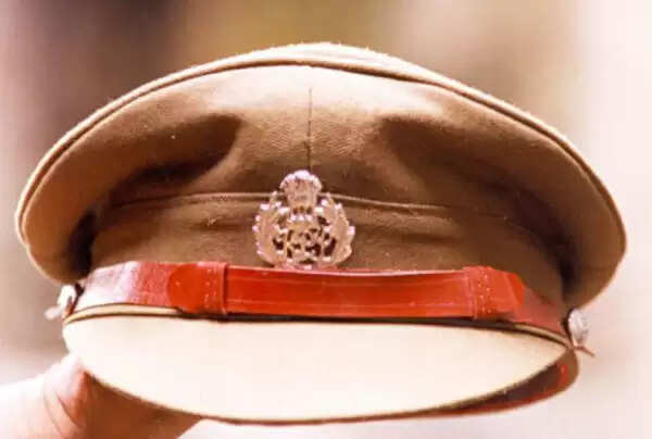 വീട്ടമ്മയോട് മോശമായി പെറുമാറിയ സർക്കിൾ ഇൻസ്പെക്ടർക്ക് ഇനി വീട്ടിലിരിക്കാം, വകുപ്പുതല അന്വേഷണവും തുടങ്ങി