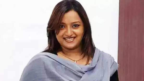 അറ്റ കൈക്ക് ഞാനും എന്റെ കുടുംബവും ആത്മഹത്യ ചെയ്തിരിക്കും, അതിന് ഉത്തരവാദി നിങ്ങള് ഓരോരുത്തരും ആയിരിക്കും; സ്വര്ണക്കടത്ത് കേസിലെ പ്രതിയെന്ന് ആരോപിക്കുന്ന സ്വപ്നയുടെ വാക്കുകളാണിത്
