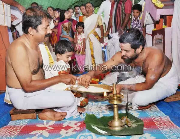 വിദ്യാരംഭം കുറിക്കാന് ക്ഷേത്രങ്ങളിലും സ്ഥാപനങ്ങളിലും വന് തിരക്ക്