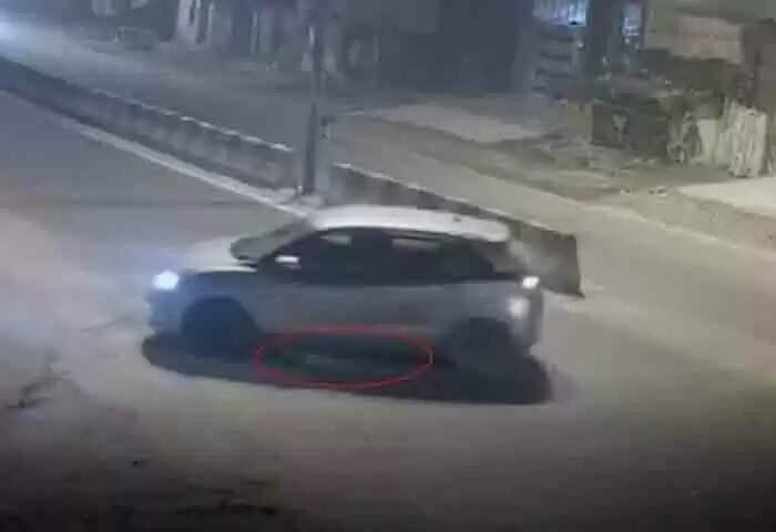 Suspended | 20കാരിയെ കാറില് കിലോമീറ്ററുകള് വലിച്ചിഴച്ച് കൊലപ്പെടുത്തിയ സംഭവം; 11 പൊലീസ് ഉദ്യോഗസ്ഥര്ക്ക് സസ്പെന്ഷന്