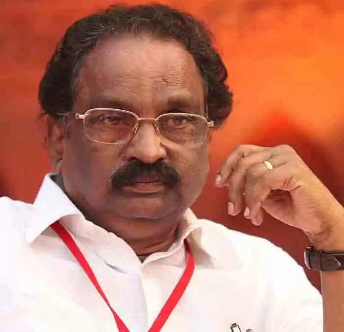 അവാര്ഡ് വിജയികള്ക്ക് സ്വന്തം കൈകൊണ്ട് മുഖ്യമന്ത്രി പുരസ്കാരം നല്കാത്തത് നല്ല ഉദ്ദേശത്തില്; ചലച്ചിത്ര അവാര്ഡ് വിതരണ വിവാദത്തില് വിശദീകരണവുമായി മന്ത്രി എ കെ ബാലന്