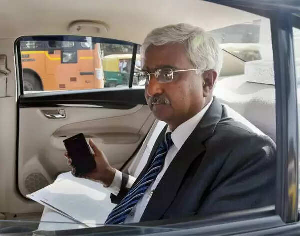 കേജ് രിവാളിന്റെ വസതിയില് ചേര്ന്ന യോഗത്തിനിടെ ചീഫ് സെക്രട്ടറിക്ക് ആം ആദ്മി എം എല് എമാരുടെ കൈയേറ്റം; മര്ദനമേറ്റ് മുഖം വീങ്ങുകയും ചതയുകയും ചെയ്തതായി മെഡിക്കല് റിപ്പോര്ട്ട്, നിര്ണായക തെളിവെന്ന് പോലീസ്