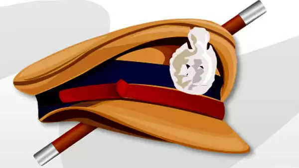 പോലീസുകാരെ കൊലപ്പെടുത്താന് നീക്കമെന്ന് ഇന്റലിജന്സ് റിപ്പോര്ട്ട്, പിന്നില് ബ്ലേഡ് മാഫിയയും ഗുണ്ടകളും, ജാഗ്രതാ നിര്ദേശം നല്കി അധികൃതര്