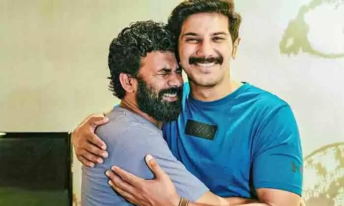 ഐ ലവ് യൂ ആശാനെ; ദുല്ഖറിനെ ചേര്ത്ത് പിടിച്ച് സണ്ണി വെയ്ന്