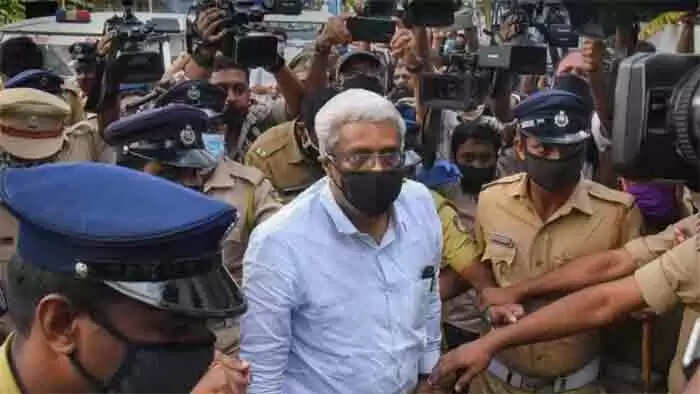 എം ശിവശങ്കര് കേന്ദ്ര ഏജന്സികള് കസ്റ്റഡിയിലെടുക്കുന്ന കേരളത്തിലെ ആദ്യ ഐഎഎസ് ഓഫിസര്; മുഖ്യമന്ത്രിയുടെ പ്രിന്സിപ്പല് സെക്രട്ടറിയായിരുന്ന ഉദ്യോഗസ്ഥനെ കസ്റ്റഡിയിലെടുക്കുന്നതും ഇതാദ്യം