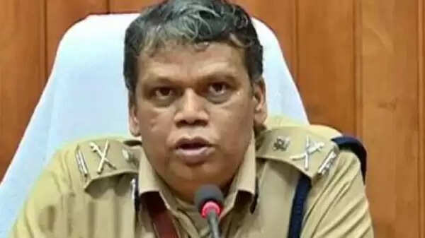 ഇനി ഉപദേശമില്ല, സംസ്ഥാനത്ത് കോവിഡ് നിയന്ത്രണങ്ങള് കര്ശനമായി നടപ്പാക്കും: ഡിജിപി ലോക്നാഥ് ബെഹ്റ