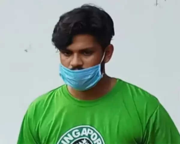 കുപ്പി കൊണ്ടിട്ടത് പൊലീസ്, തെളിവുകള് കൃത്രിമമായി ഉണ്ടാക്കി വിരലടയാളം പതിപ്പിച്ചു; ഗുരുതര ആരോപണവുമായി ഉത്ര വധക്കേസിലെ മുഖ്യപ്രതി സൂരജ്