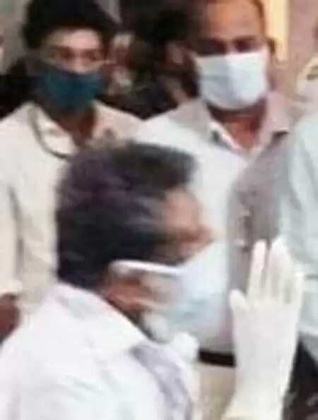 പരിയാരം മെഡിക്കല് കോളജില് കോവിഡ് ചികിത്സയില് കഴിഞ്ഞിരുന്ന 82 വയസുകാരനും രോഗമുക്തനായി; ആശുപത്രി വിടുന്നത് 42 ദിവസത്തെ ചികിത്സയ്ക്ക് ശേഷം; കണ്ണൂര് മെഡിക്കല് കോളജിന് ലഭിച്ചിരിക്കുന്നത് മറ്റൊരു അപൂര്വ നേട്ടം