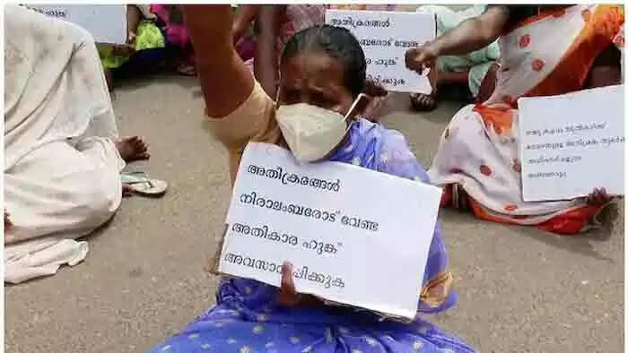 'അഞ്ചുതെങ്ങിൽ മീൻ കച്ചവടക്കാരന് നേരെ അതിക്രമം നടന്നെന്ന സംഭവം': പ്രതിഷേധവുമായി നാട്ടുകാരുടെ തുറമുടക്കി സമരം