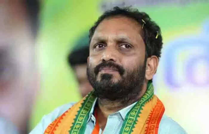 ഭൂമിയില് ഇറങ്ങി ജനങ്ങളെ അഭിമുഖീകരിക്കാന് മുഖ്യമന്ത്രിക്ക് ഭയമെന്ന് കെ സുരേന്ദ്രന്