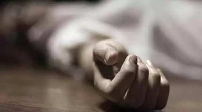 കാട്ടാനയുടെ ആക്രമണത്തില് 10 മിനിറ്റ് വ്യത്യാസത്തില് അച്ഛനും മകനും ദാരുണാന്ത്യം