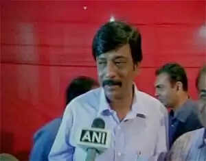 മോഡിയുടെ കോട്ട് ഇനി സുരേഷിനു സ്വന്തം