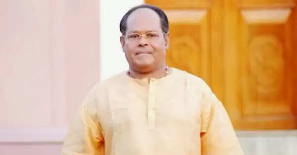 ചാലക്കുടിയില് ഇന്നസെന്റ് ലീഡ് ചെയ്യുന്നു
