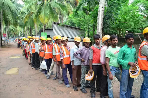 ഇതര സംസ്ഥാന തൊഴിലാളികളുടെ പ്രശ്നങ്ങള്ക്കായി ഉന്നത സാങ്കേതിക വിദ്യ; മാതൃകയായി കേരളം