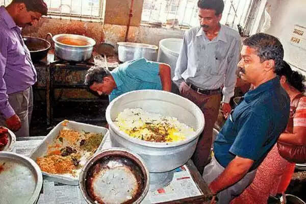 ഹോട്ടല് ഭക്ഷണം കഴിക്കുന്നതിന് മുമ്പ് ഇത് വായിക്കുക