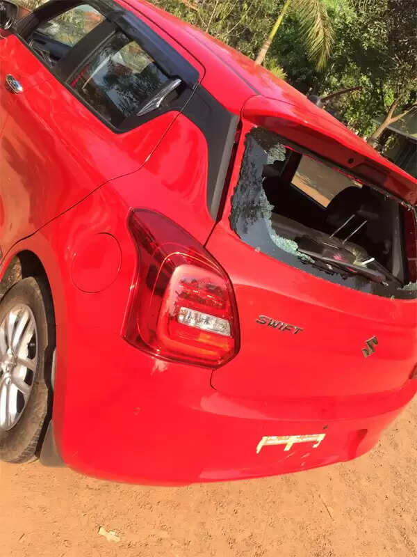 പുത്തന് കാറില് സിനിമാ സ്റ്റൈലില് മരണപ്പാച്ചില്: പൊലീസ് പിടികൂടിയ യുവാവിനെ ജാമ്യത്തില് വിട്ടു