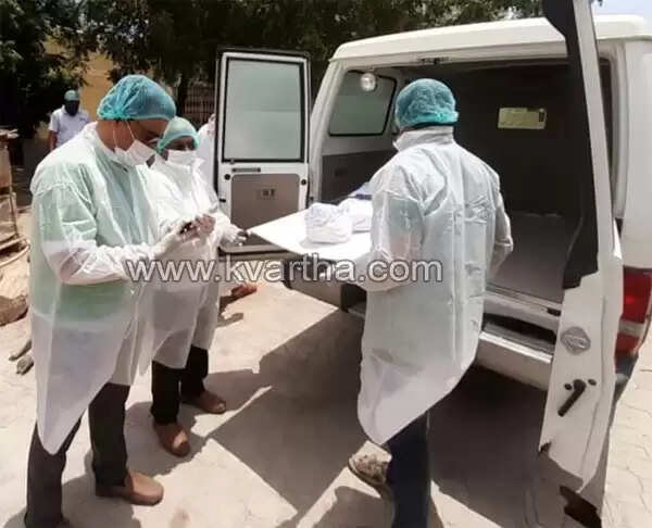ഒമാനില് വീട്ടുജോലിക്കെത്തി മരിച്ച ഹിന്ദു യുവതിയുടെ ശവസംസ്കാരം ഹൈന്ദവ ആചാര പ്രകാരം സംസ്ക്കരിച്ച് മുസ്ലീം സഹോദരന്മാര്; മൃതദേഹങ്ങള് ആരുടേതും ആകട്ടെ അതിനോട് ആദരവ് കാട്ടണം എന്ന് പഠിപ്പിച്ച പ്രവാചകന്റെ അധ്യാപനം വിശുദ്ധ നാളുകളില് നടപ്പിലാക്കാന് കഴിഞ്ഞ നിര്വൃതിയില് കെ എം സി സി നേതൃത്വം