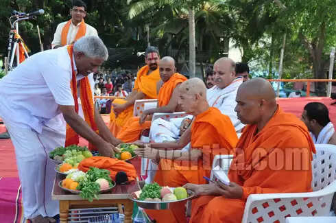 മുസ്ലീം വോട്ട് ബാങ്ക് തകര്ക്കും; ഇന്ത്യയെ ഹിന്ദു രാഷ്ട്രമാക്കും: തൊഗാഡിയ