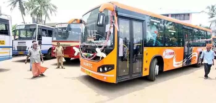 മലപ്പുറത്ത് നിന്ന് നെടുമ്പാശേരി വിമാനത്താവളത്തിലേക്കുള്ള കെ എസ് ആര് ടി സി ബസ് സെർവീസ് ഞായറാഴ്ച മുതൽ പുനരാരംഭിക്കും