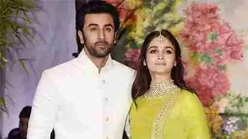 ബോളിവുഡില് മറ്റൊരു താരകല്യാണത്തിന് കൂടി അരങ്ങൊരുങ്ങുന്നു; യുവതാരങ്ങളായ രണ്ബീറും ആലിയയും ഈ മാസം വിവാഹിതരാവുമെന്ന് റിപോര്ട്