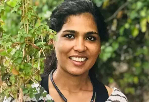 വിവസ്ത്രയായി ശരീരം മക്കള്ക്ക് മുന്നില് പ്രദര്ശനം നടത്തിയെന്ന കേസ്; രഹ്നാ ഫാത്തിമ മുന്കൂര് ജാമ്യം തേടി