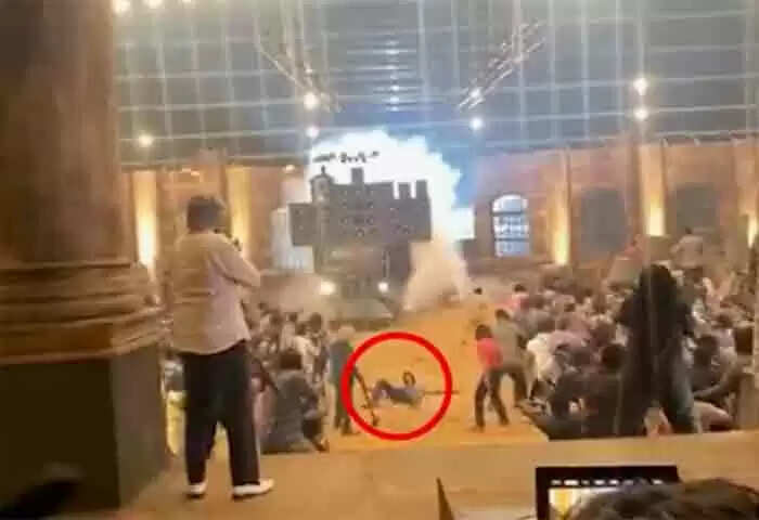 Accident | ചിത്രീകരണത്തിനിടെ നിയന്ത്രണംവിട്ട ലോറി ഇടിച്ചുകയറി; വിശാല് ചിത്രത്തിന്റെ ലൊകേഷനില് അപകടമൊഴിവായത് തലനാരിഴയ്ക്ക്; വീഡിയോ