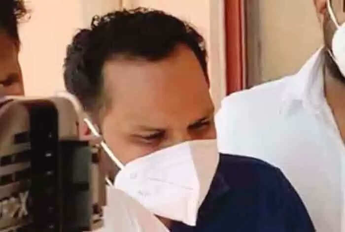 ചെയ്യാത്ത കാര്യം ചെയ്തെന്ന് പറയിപ്പിക്കാന് ഇഡി ശ്രമിക്കുന്നു; ബിനീഷ് കോടിയേരി ആശുപത്രിയില് വെച്ച് മാധ്യമങ്ങളോട്; കസ്റ്റഡിയില് മര്ദനം നടന്നതായി അഭിഭാഷകന്
