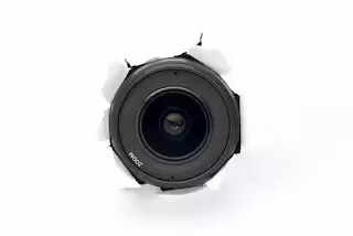 സഹതാമാസക്കാരിയുടെ കുളിമുറി രംഗം മൊബൈല് ക്യാമറയില് പകര്ത്തി; ഫിലിപ്പൈന് സ്വദേശി ദുബൈയില് അറസ്റ്റില്