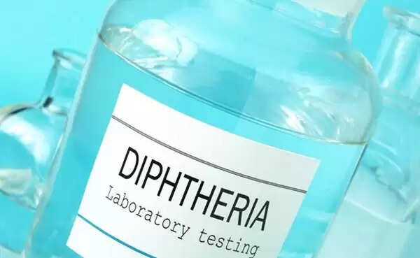 ഡിഫ്ത്തീരിയ; ഈ ലക്ഷണങ്ങള് ശ്രദ്ധിക്കുക