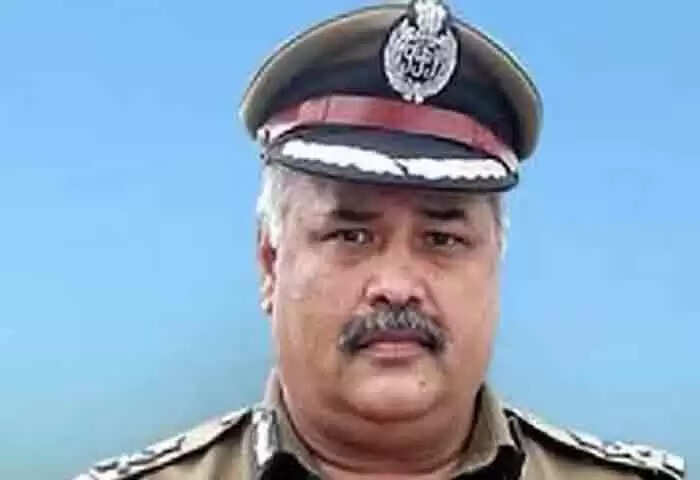 Convicted | വനിതാ ഐപിഎസ് ഓഫിസറെ പീഡിപ്പിക്കാന് ശ്രമിച്ചെന്ന കേസില് മുന് ഡിജിപിക്ക് 3 വര്ഷം തടവ് ശിക്ഷ