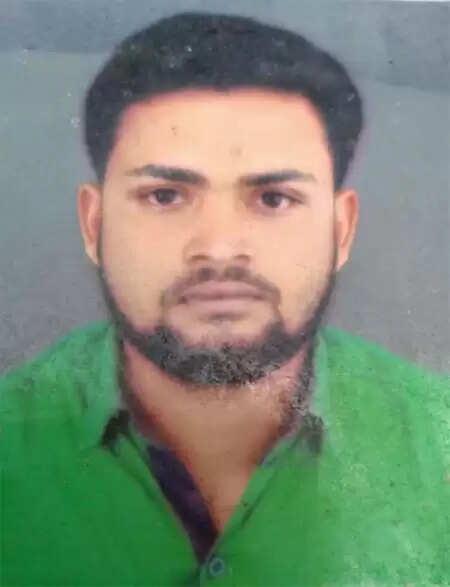 വാഹനാപകടത്തില് പരിക്കേറ്റ് ചികിത്സയിലായിരുന്ന യുവാവ് രണ്ടു ദിവസത്തിന് ശേഷം മരിച്ചു; അപകടം നഴ്സായ സഹോദരിയെ ആശുപത്രിയില് വിട്ട് മടങ്ങുമ്പോള്