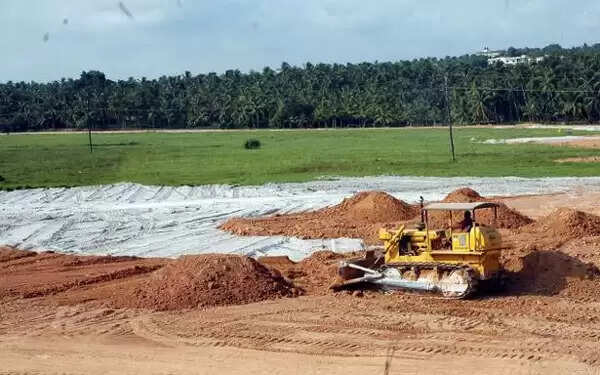 കിടങ്ങൂരില് പാടം നികത്തല് തുടരുന്നു; അധികൃതര്ക്ക് അനങ്ങാപ്പാറ നയം