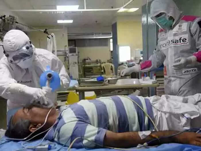 എറണാകുളത്ത് കോവിഡ് ബാധിതരുടെ എണ്ണം 60,000 പിന്നിട്ടു; ജില്ലാ അതിര്ത്തികള് രാത്രിയോടെ അടയ്ക്കും, അനാവശ്യ കാര്യങ്ങള്ക്ക് പുറത്തിറങ്ങിയാല് കര്ശന നടപടിയെന്നും പൊലീസ്