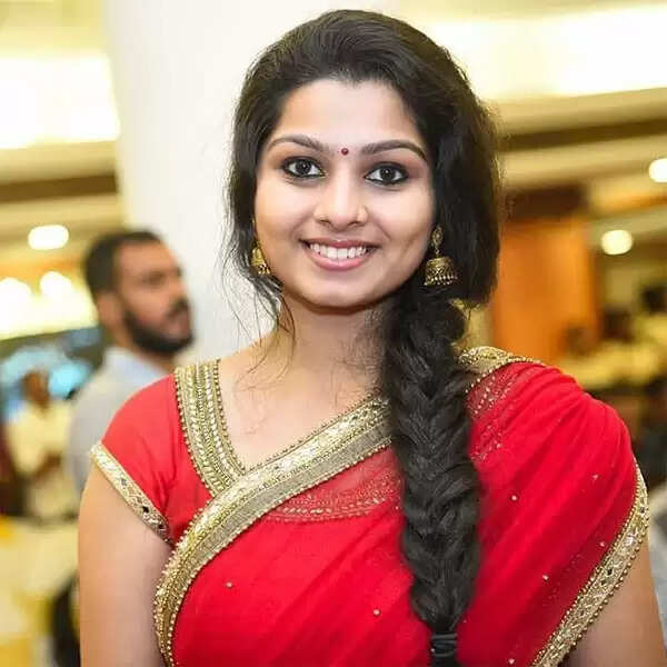 നിരഞ്ജന ധ്യാൻ ശ്രീനിവാസൻറെ നായികയാവുന്നു