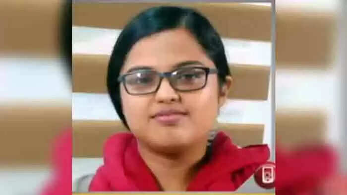 ചാനല് ചര്ച്ചയ്ക്കിടെ കരഞ്ഞ് പോയത് ധൈര്യക്കുറവ് കൊണ്ടല്ല, ജീവന്റെ കാര്യങ്ങളാണല്ലോ സംസാരിക്കുന്നത്, അതുകൊണ്ടാണെന്ന് ഡോ. നജ്മ