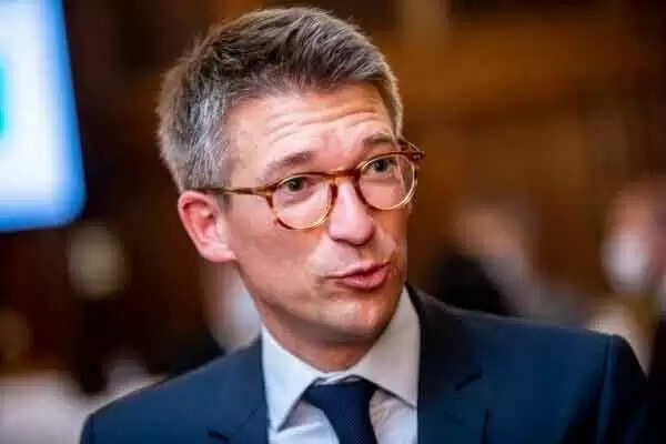 പുതിയ തൊഴില് നിയമം; പ്രവൃത്തി ദിനം ആഴ്ചയില് നാലായി പുനര്നിശ്ചയിക്കാനുള്ള ശുപാര്ശ പരിഗണനയിലെന്ന് ഒരു രാജ്യം