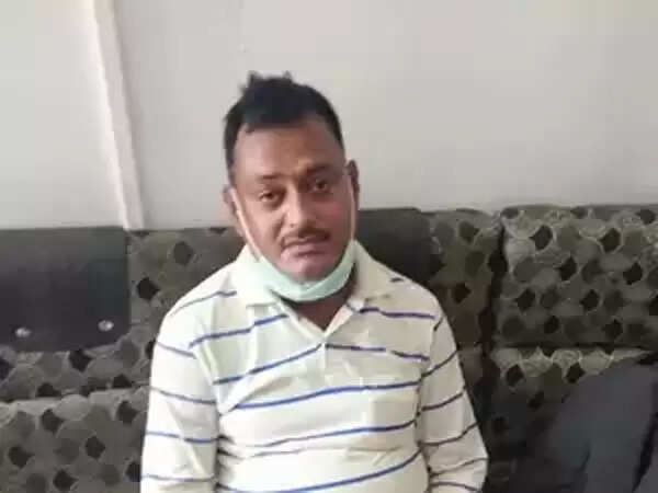 ഒടുവില് വലയിലായി! കൊടുംകുറ്റവാളി വികാസ് ദുബെ പിടിയിലായി, രഹസ്യകേന്ദ്രത്തിലെത്തിച്ച് ചോദ്യം ചെയ്യല് നടക്കുന്നു