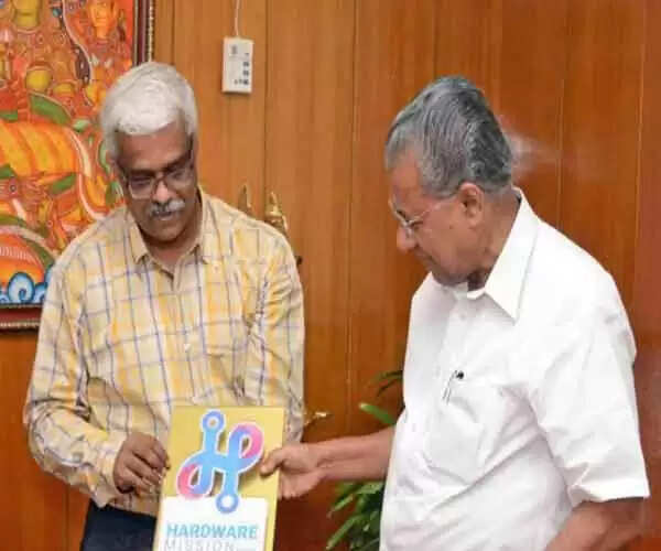 ശിവശങ്കര് ഇരുമുന്നണികള്ക്കും പ്രിയങ്കരന്; പിണറായിയുടെ വിശ്വസ്തനായത് വൈദ്യുതി വകുപ്പ് വഴി, യു.ഡി.എഫ് മലപ്പുറം കളക്ടറാക്കി