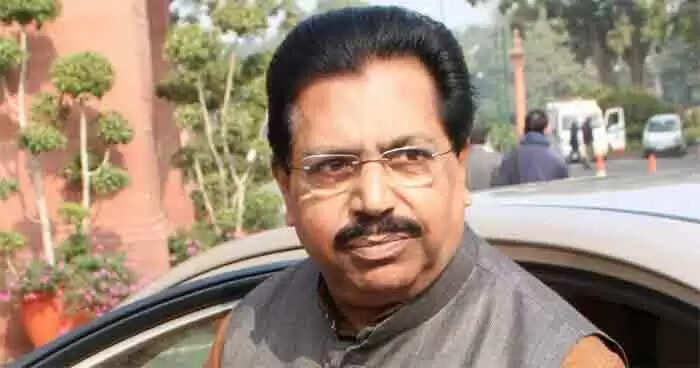 ഇടതുപക്ഷവും കോണ്ഗ്രസും ഒരുമിച്ച് പ്രവര്ത്തിക്കേണ്ടവര്; തന്നെ ബി ജെ പിക്ക് ഒപ്പം കാണില്ലെന്നും പി സി ചാക്കോ