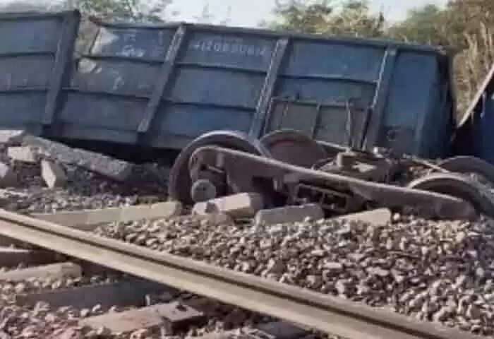 Train Derailed | ആന്ധ്രയില് ഗുഡ്സ് ട്രെയിന് പാളം തെറ്റി; 6 ട്രെയിനുകള് റദ്ദാക്കി