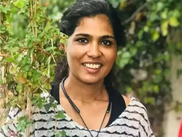 30 ദിവസത്തിനകം രഹ്ന ഫാത്തിമ കൊച്ചിയിലെ ക്വാര്ട്ടേഴ്സ് ഒഴിയണം: നോട്ടീസ് നല്കി ബി എസ് എന് എല്