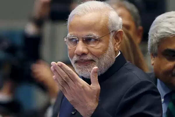 പ്രധാനമന്ത്രി മോഡിയുടെ യുഎ ഇ സന്ദര്ശനം; ബുര്ജ് ഖലീഫയും ദുബൈ ഫ്രെയിമും ത്രിവര്ണമണിഞ്ഞു