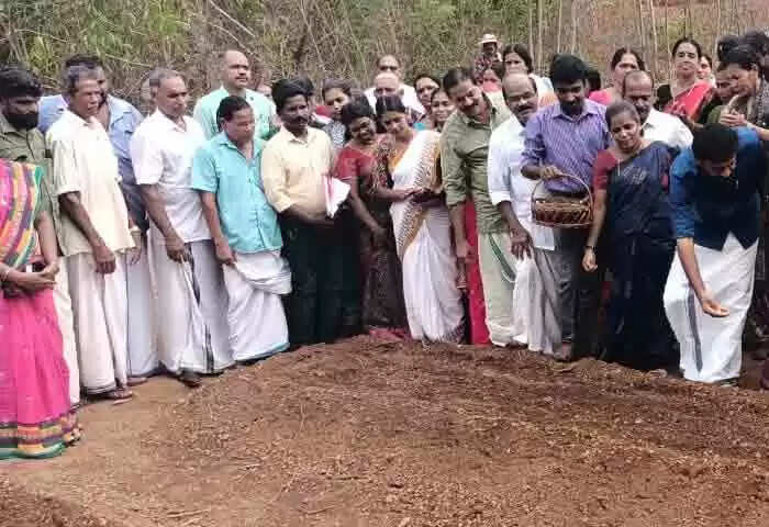 Inauguration | കല്യാശ്ശേരി മണ്ഡലം ഔഷധ ഗ്രാമം: എം വിജിന് എംഎല്എ വിത്തിട്ട് പദ്ധതി ഉദ്ഘാടനം ചെയ്തു