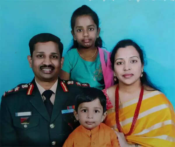 വീരമൃത്യുവരിച്ച സന്തോഷ് ബാബുവിന്റെ ഭാര്യയ്ക്ക് ഡെപ്യൂട്ടി കളക്ടറായി നിയമനം നല്കുമെന്ന് തെലങ്കാന സര്ക്കാര്